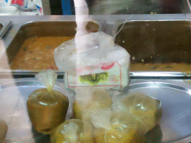 veg and non veg items catering available 