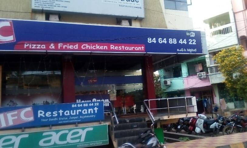 pizza & fried chicken restaurant