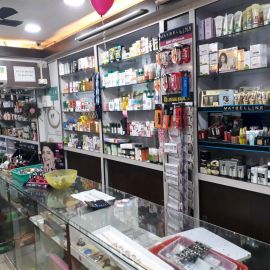  Cosmetics 