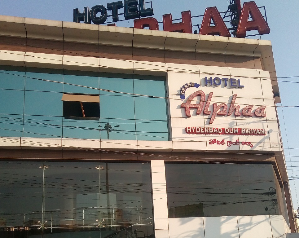 Hotel Grand Alphaa
