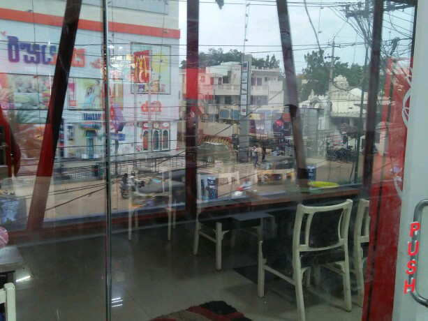 FOOD HOUSE