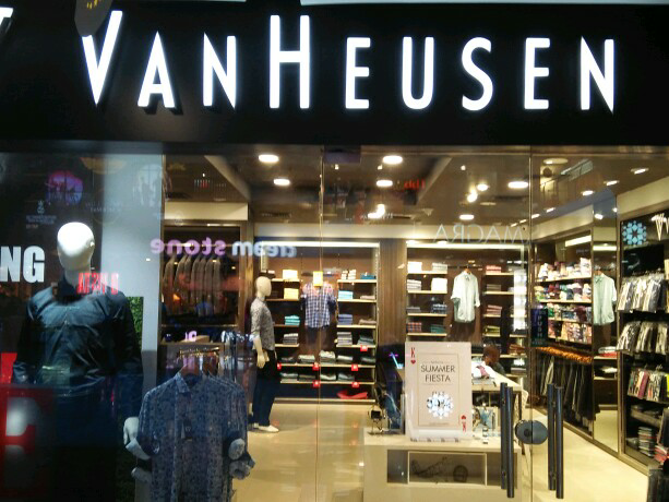 VAN HEUSEN