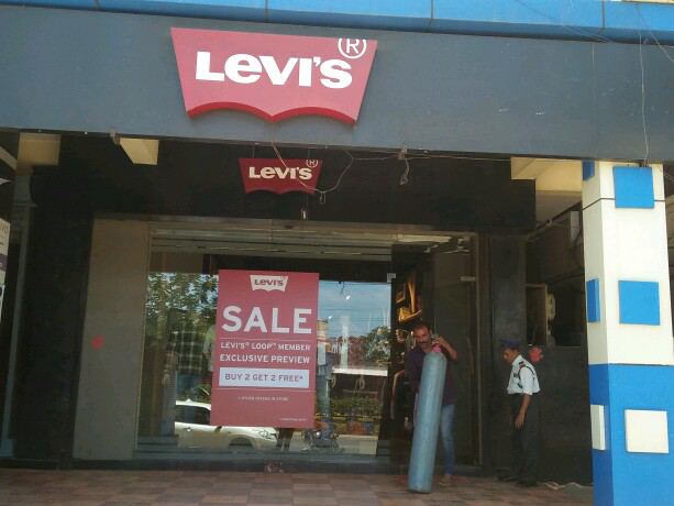 levis